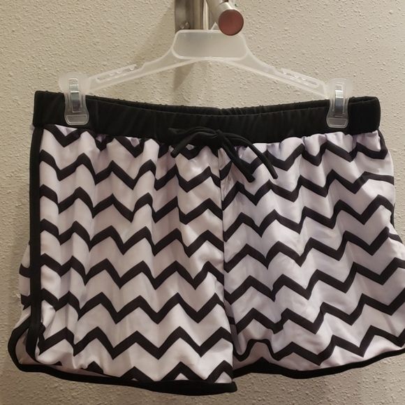 Bathing suit - Picture 2 of 4